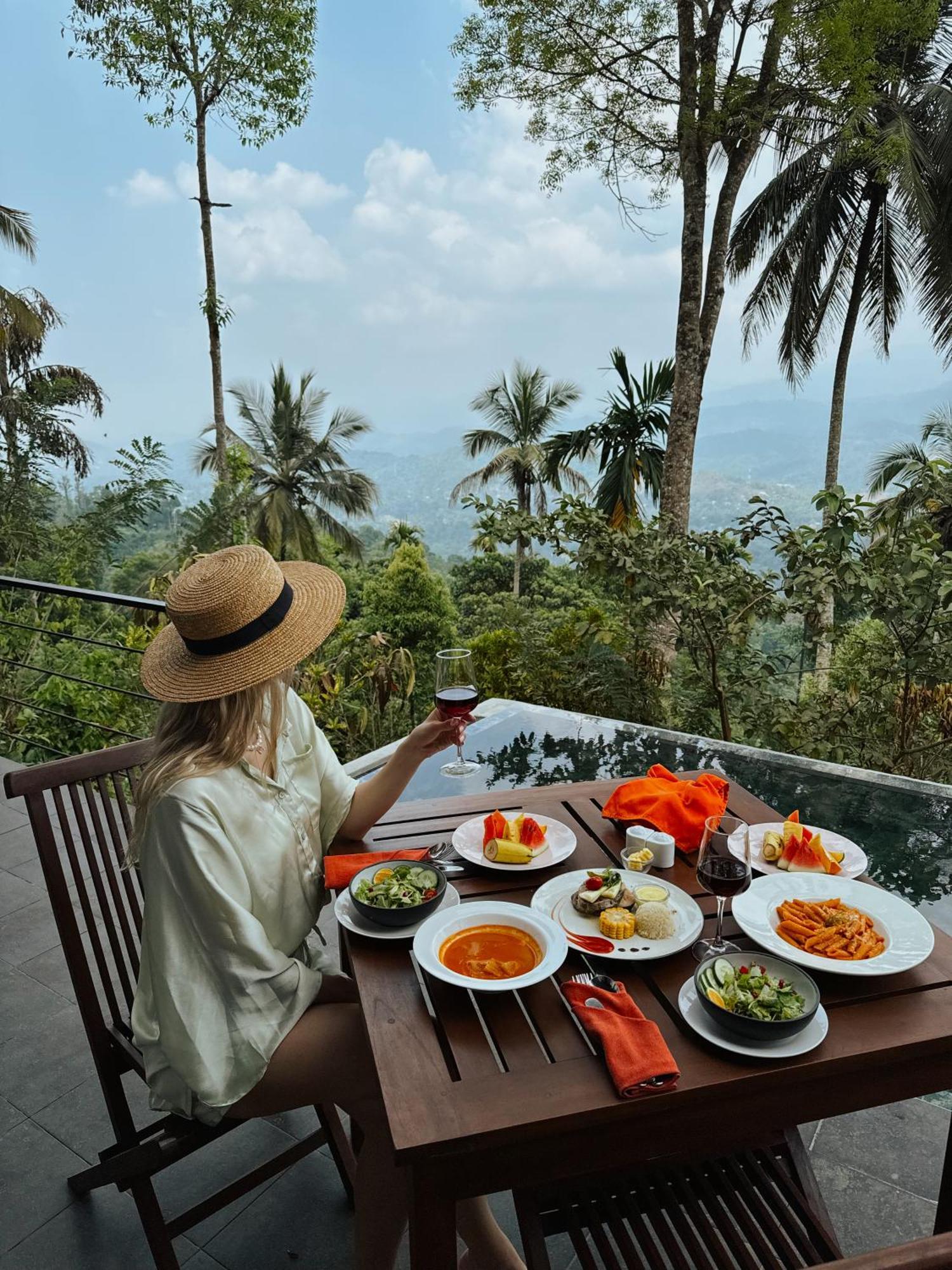 Aarunya Nature Resort - Kandy Extérieur photo